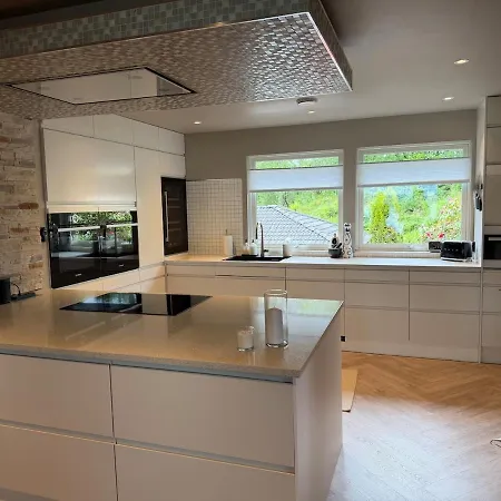 Villa Panoramic With Pool, Spa, And Sea View In