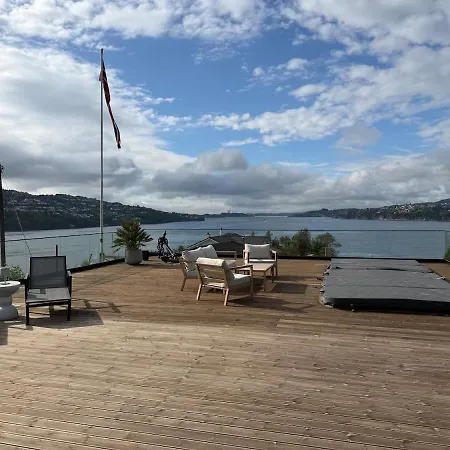 Panoramic With Pool, Spa, And Sea View In Villa Bergen